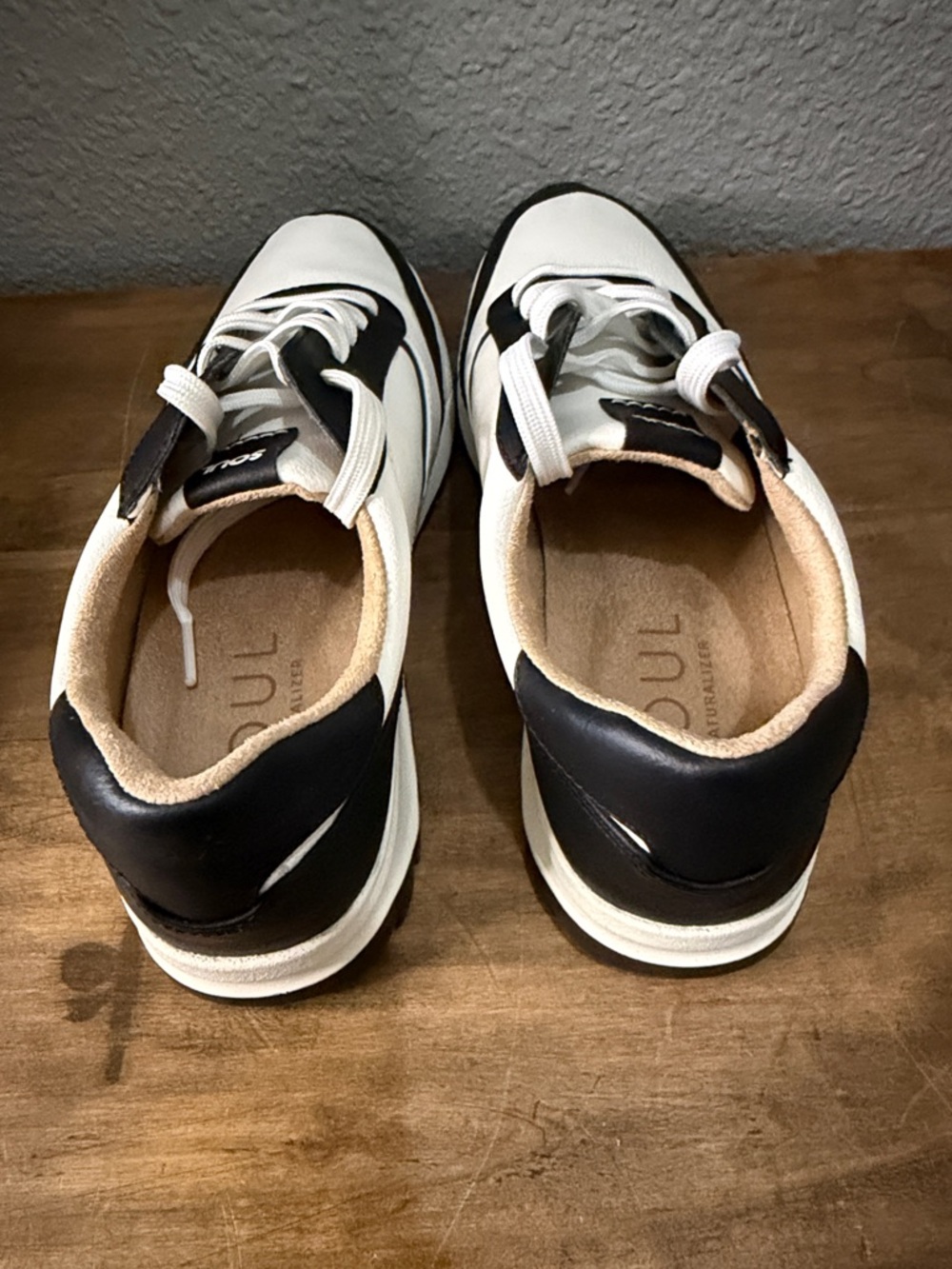 Soul Naturalizer Black & White Sneakers - Low Top size 9.5 - Picture 4 of 7